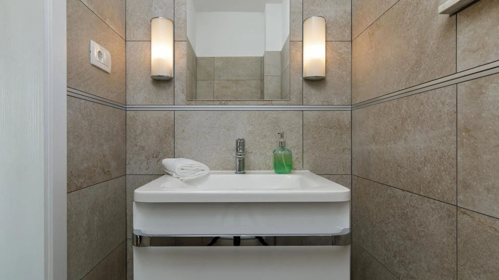 Villa Anadea With Hot Tub Overlooking Sea Trogir Croácia