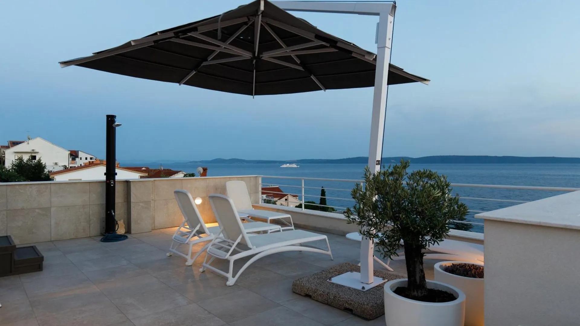 Villa Anadea With Hot Tub Overlooking Sea Trogir